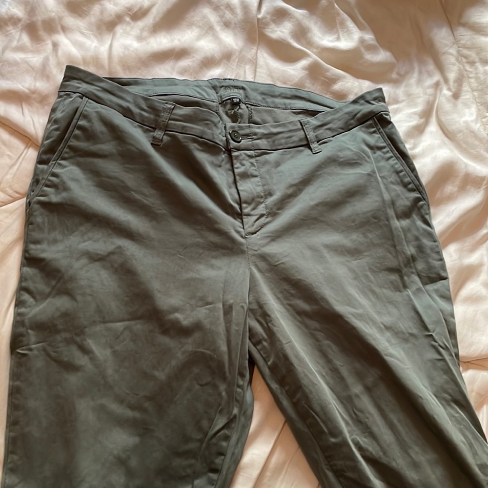 Olive green Kut from the Kloth chinos